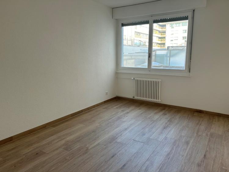 Appartement lumineux de 3 pièces au 1er étage.