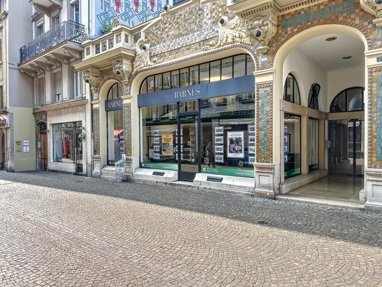 Local commercial de 165 m² avec vitrine – Emplacement exceptionnel au centre-ville de Vevey