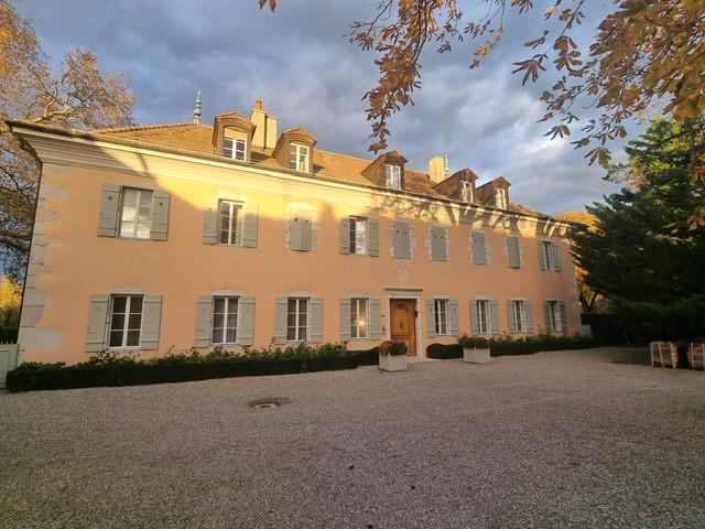  Appartement d’exception de 6 pièces meublé dans le Château historique de Veyrier